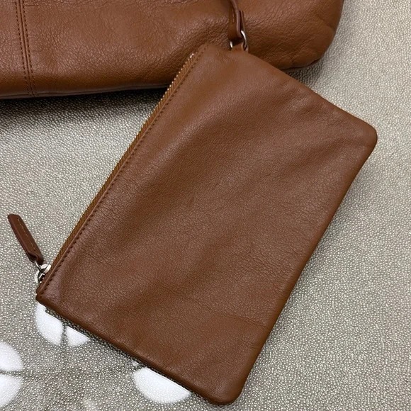 Leatherology Tote Bag with Pouch - Picture 6 of 11